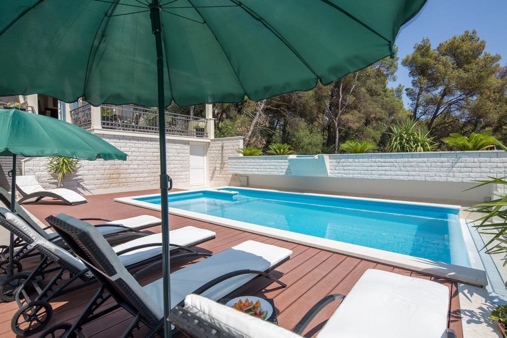 Villa Fani - Apartments In Trogir Exteriör bild