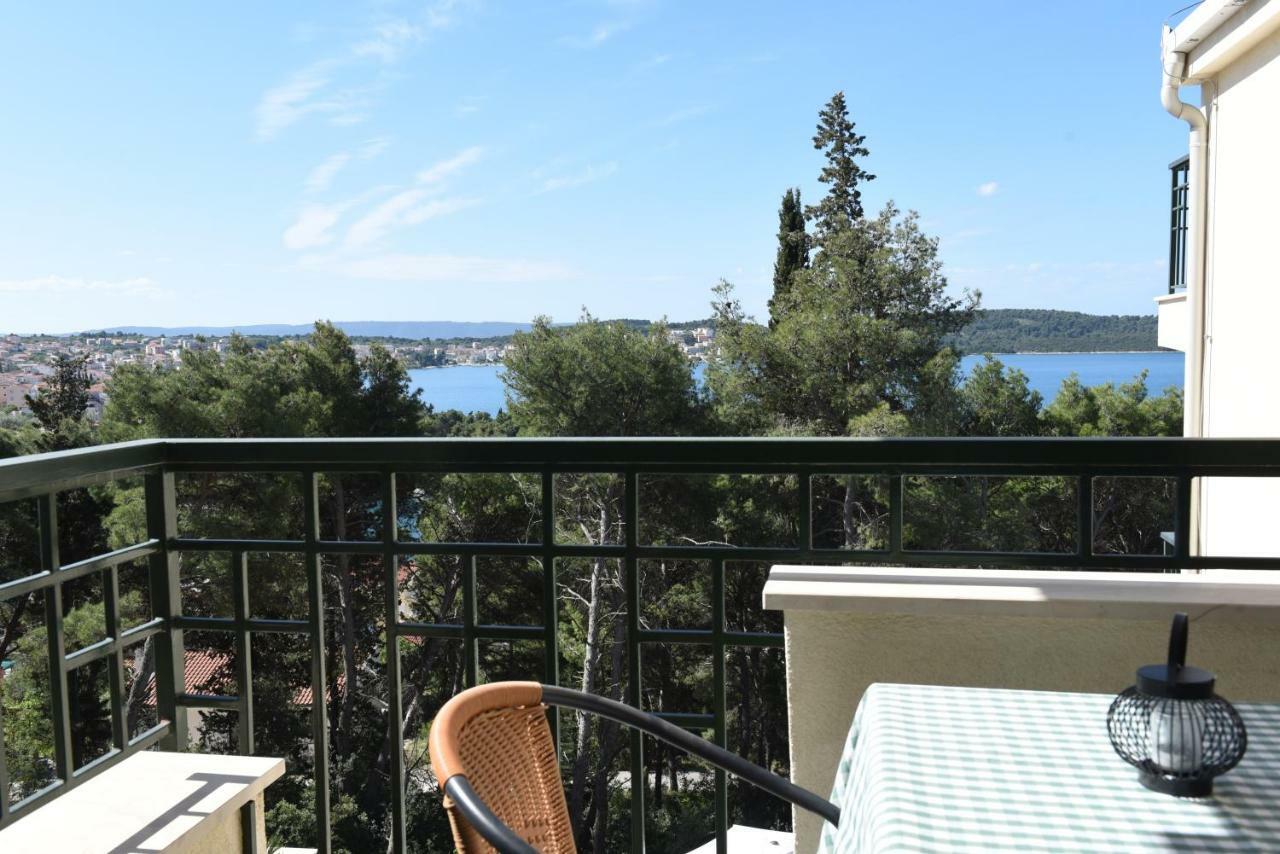 Villa Fani - Apartments In Trogir Exteriör bild